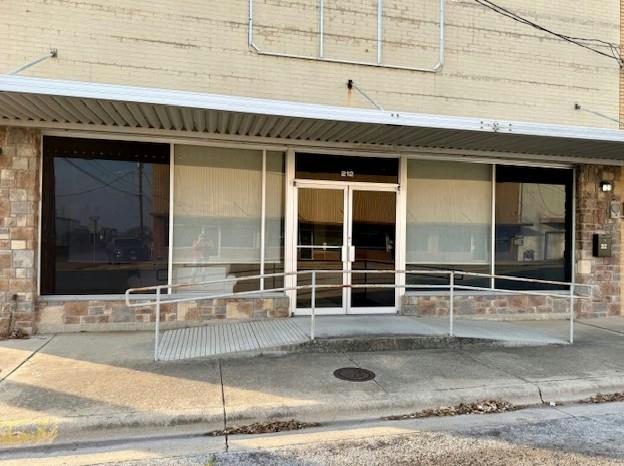 212 S Houston Ave