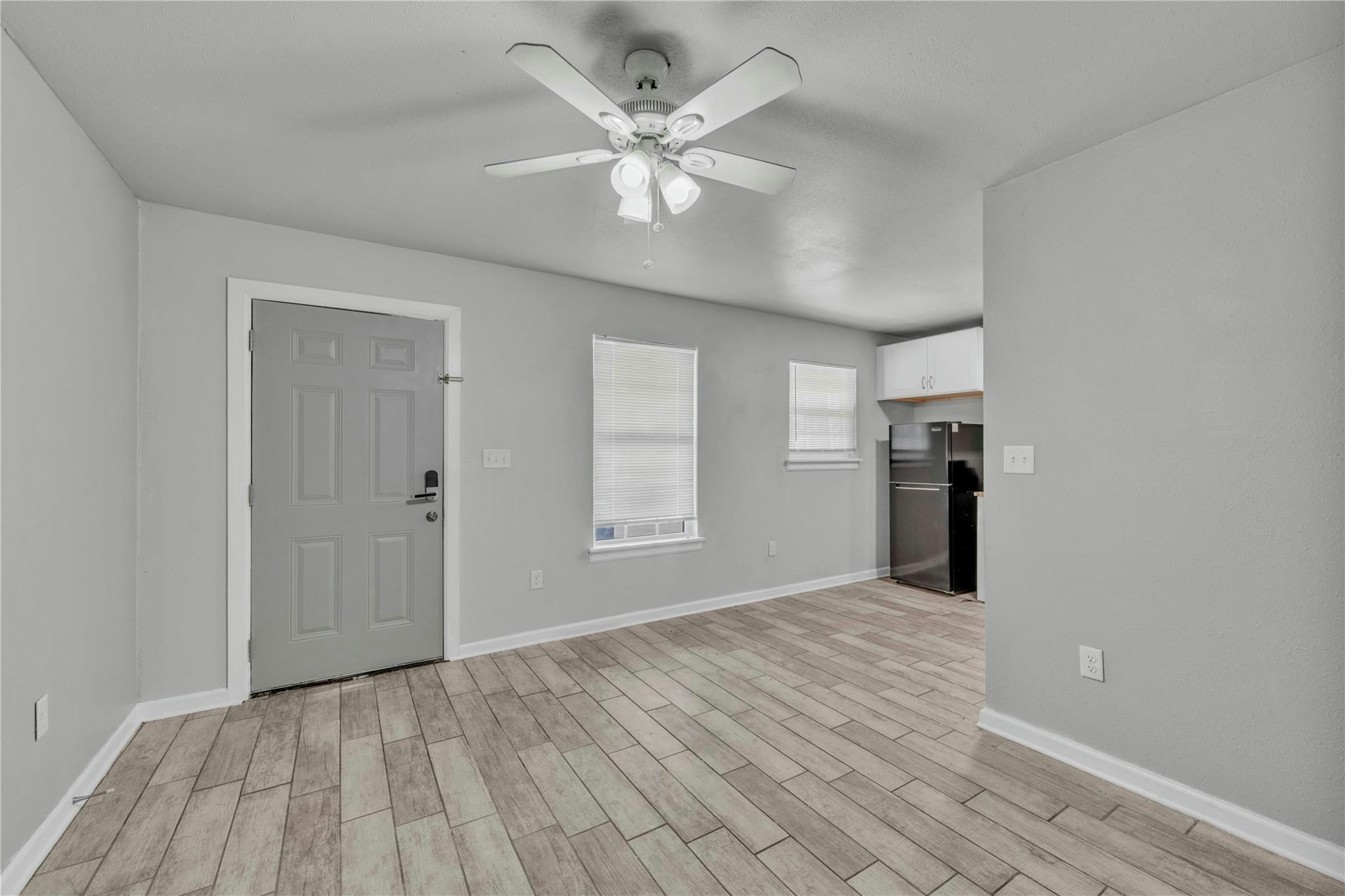901  Parmer Ave  #6