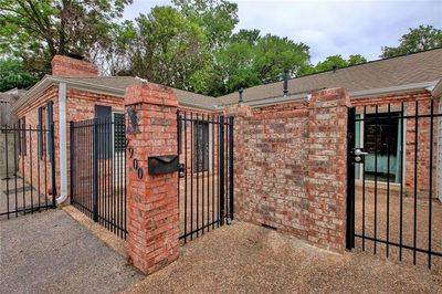 2900 Windsor Rd — photo 3