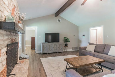 1016 Greenhill Dr — photo 5