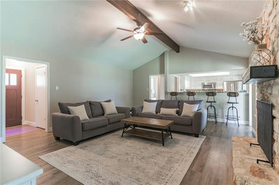 1016 Greenhill Dr — photo 4