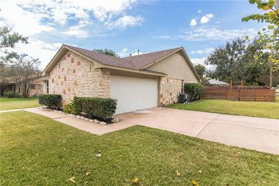 1016 Greenhill Dr — photo 2