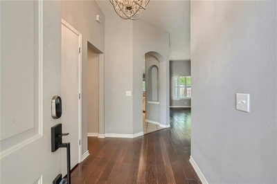 802 Lantana Ln — photo 4
