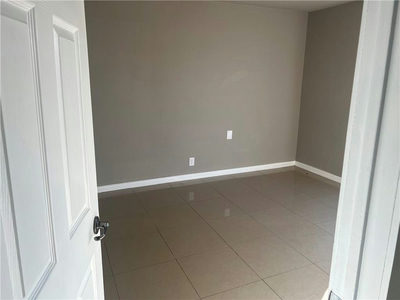 15504 Spring Hill Ln — photo 2