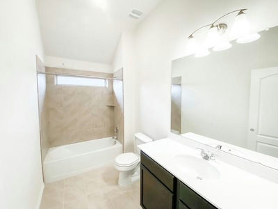 360 Jefferson Dr — photo 4