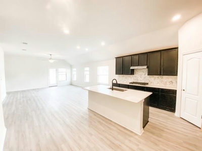 360 Jefferson Dr — photo 3