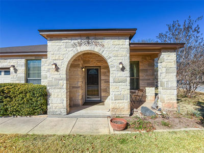 300 Wind Hollow Dr — photo 2