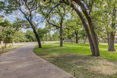 8105 Little Spring Ln — photo 3