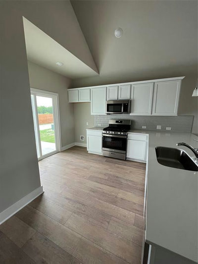 221 Pinnacle Ln — photo 4
