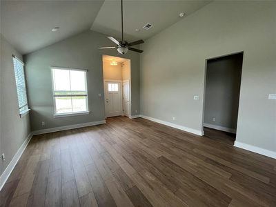 221 Pinnacle Ln — photo 2