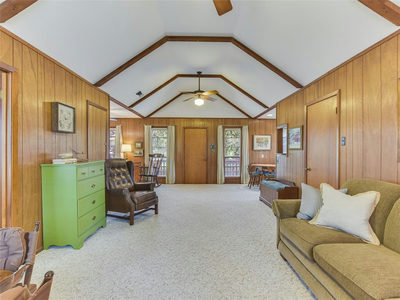 230 Dobie Dr — photo 2