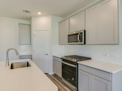 631 Wild Spur Ln — photo 3