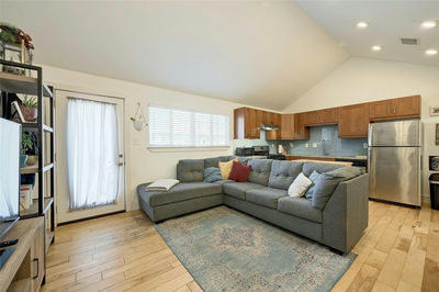1309 E 52nd St #4 — photo 3
