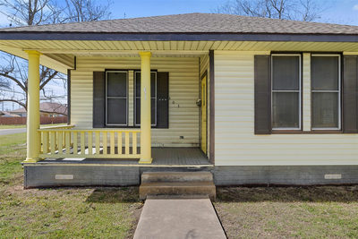 303 Vernon St — photo 3