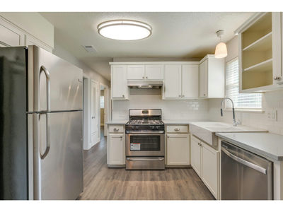 1606 Parker Ln — photo 3