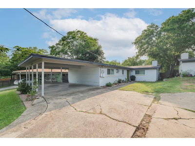 1606 Parker Ln — photo 2