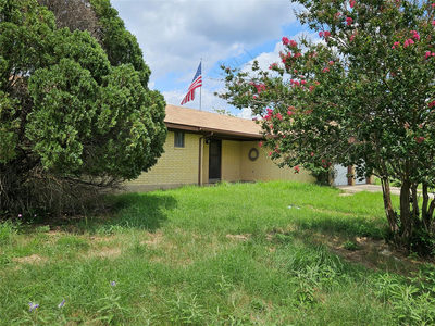 2790 W Highway 290 — photo 3