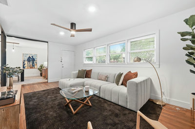 820 Bois D'Arc St — photo 3