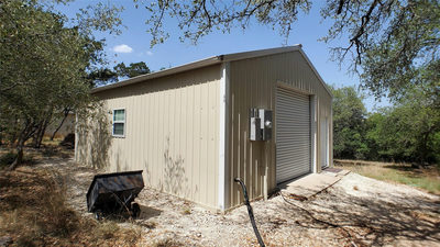 650 Beauchamp Rd — photo 2