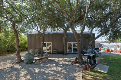 9114 HWY 290 W — photo 2