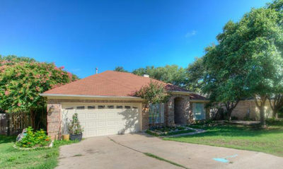 1303 Roadrunner Dr — photo 2