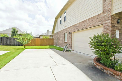 18621 Royal Pointe Dr — photo 2