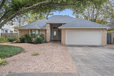 15901 De Peer Ave — photo 2