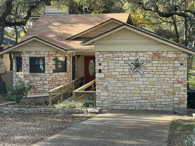8 Stonehouse Cir — photo 2