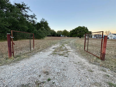 700 Shin Oak Ln — photo 2