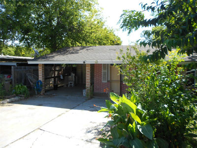 1423 Berene Ave — photo 2