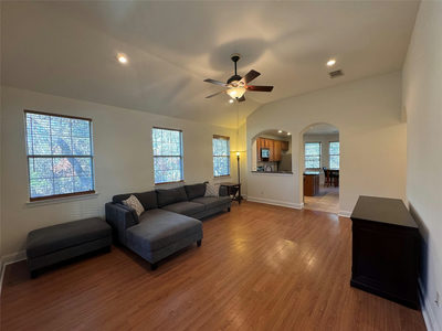 880 Springlake Dr — photo 3