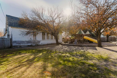 208 Farley St — photo 2