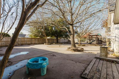 208 Farley St — photo 4