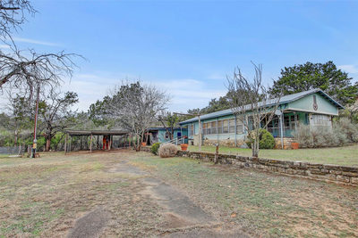 205 Singleton Dr — photo 2