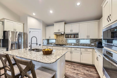 2328 Leonards Pass — photo 3