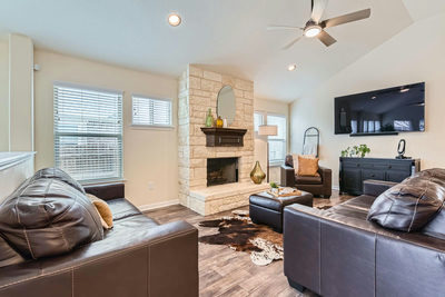 2328 Leonards Pass — photo 2