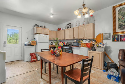 282 Hershal Ln — photo 3