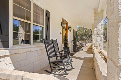1119 Stoneyridge Dr — photo 2