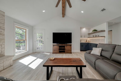 2803 Live Oak St — photo 4