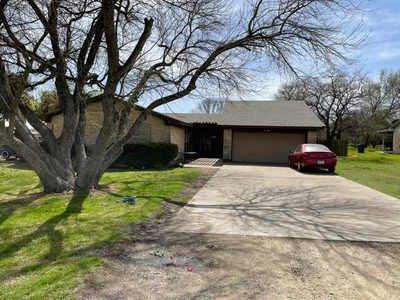 801 Old Austin Pflugerville Rd #A&B — photo 2