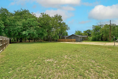 504 W Elliott St — photo 3