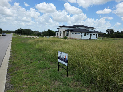 241 Spicewood Trails Dr — photo 4