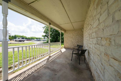 1717 NW Fleischer Dr NW — photo 4
