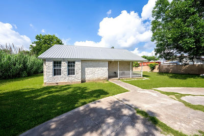 1717 NW Fleischer Dr NW — photo 3