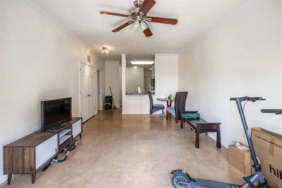 910 W 25th St #403 — photo 2