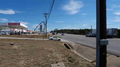 10010 Highway 290 Hwy W — photo 4
