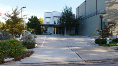2210 Western Trails Blvd — photo 2