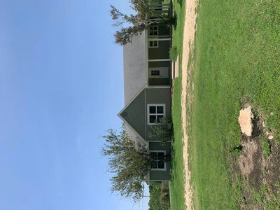 1501 N Burleson St — photo 2