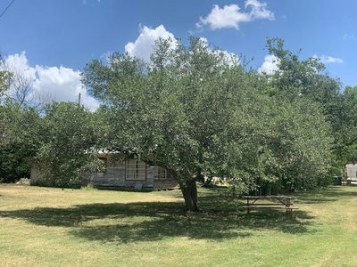 1503 N Burleson St — photo 3