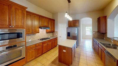 1703 Oakland Dr — photo 2